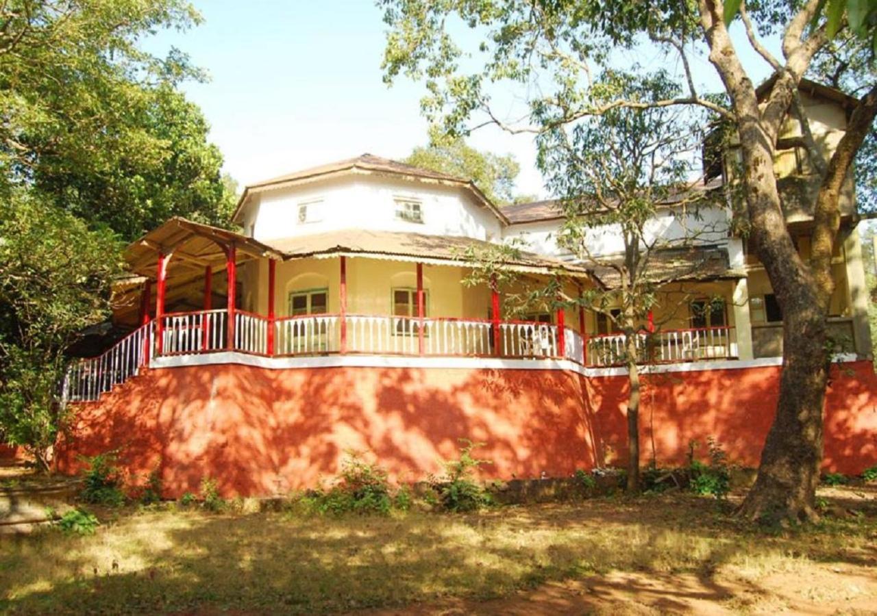 Westend Hotel Matheran Buitenkant foto
