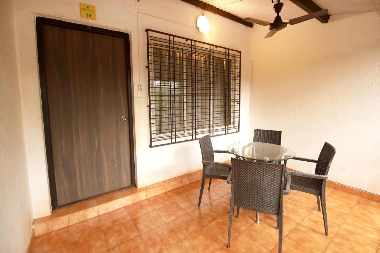 Westend Hotel Matheran Buitenkant foto