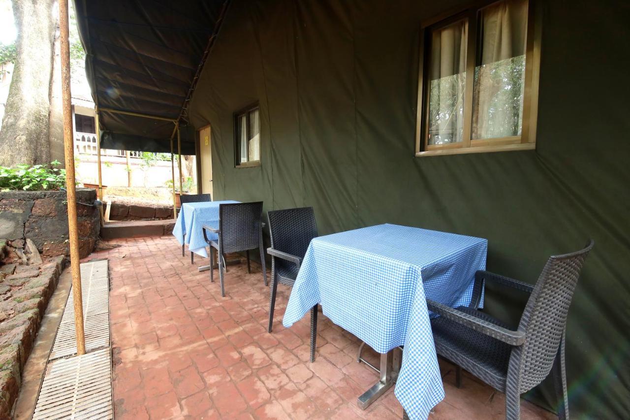 Westend Hotel Matheran Buitenkant foto