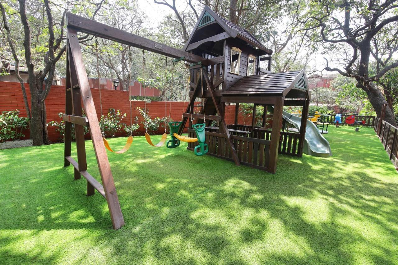Westend Hotel Matheran Buitenkant foto