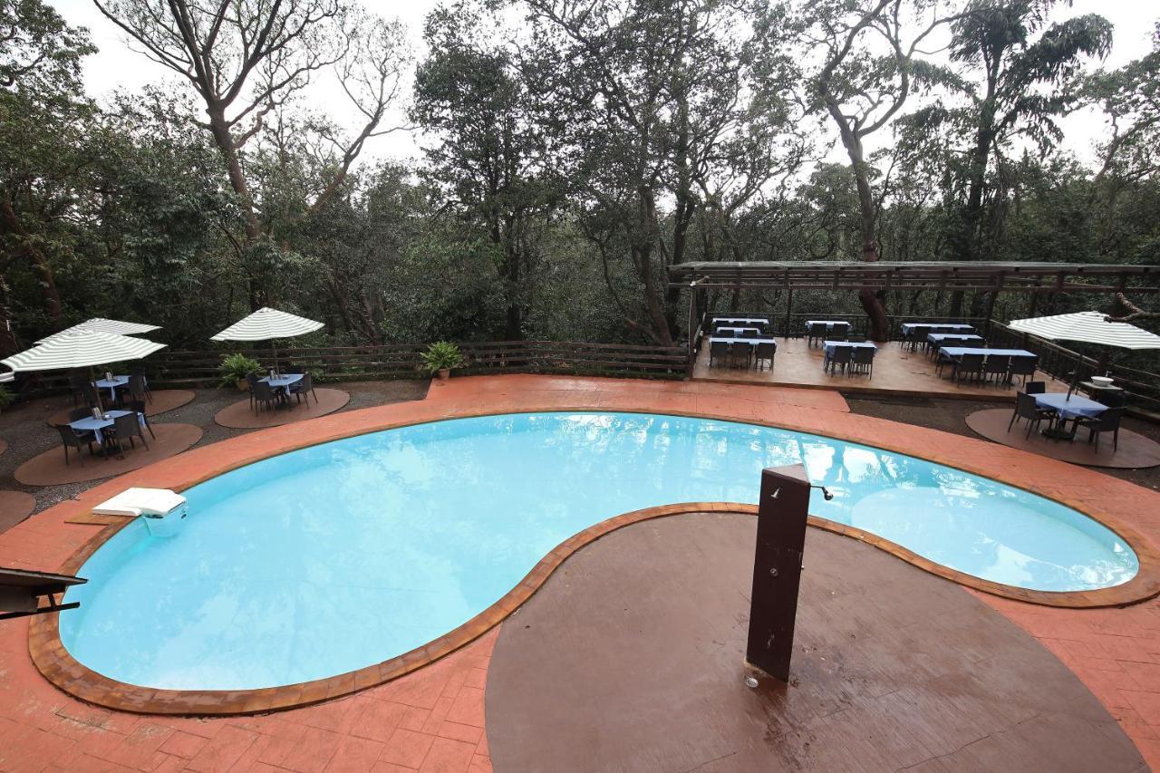 Westend Hotel Matheran Buitenkant foto