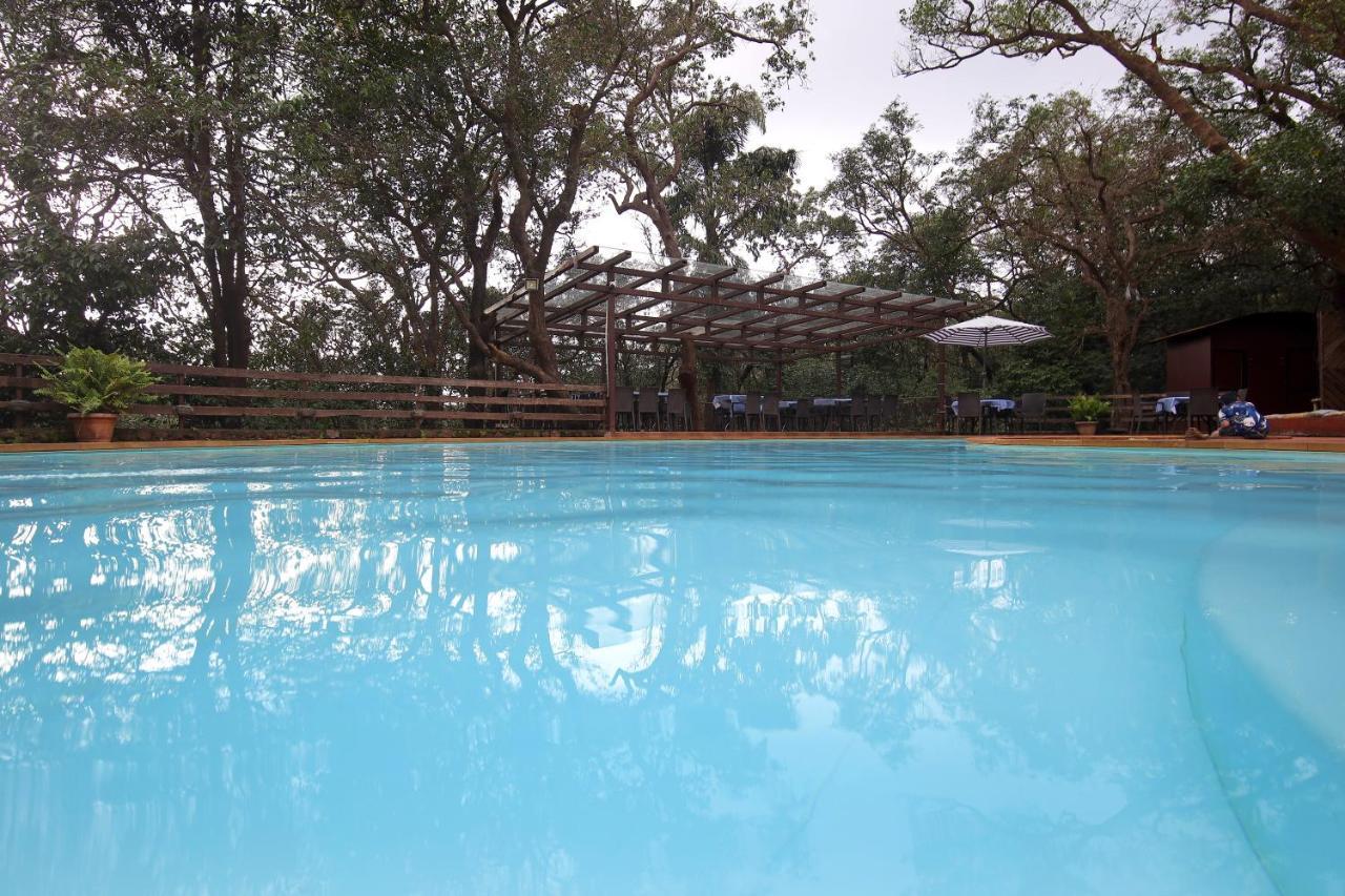 Westend Hotel Matheran Buitenkant foto