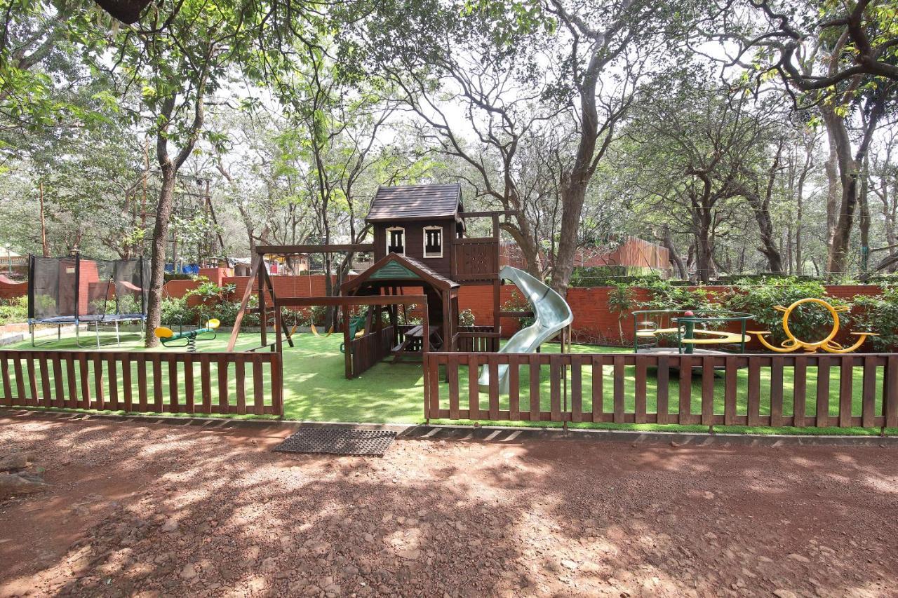 Westend Hotel Matheran Buitenkant foto